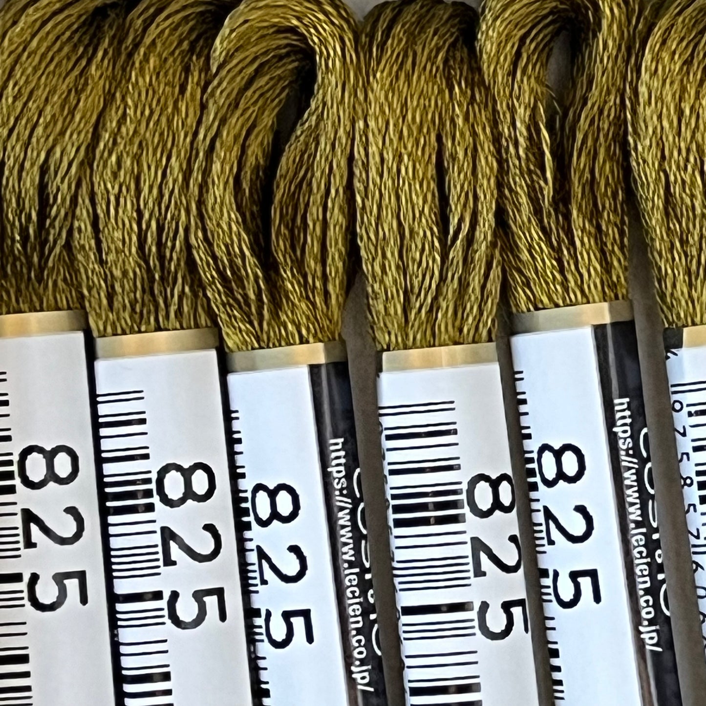 Cosmo 6-strand Floss, 825