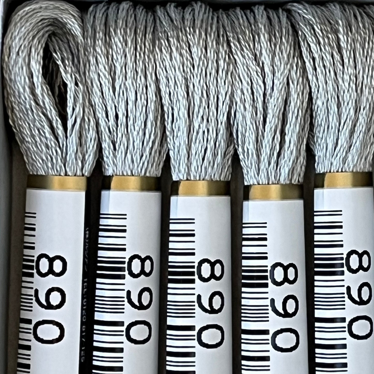 Cosmo 6-strand Floss, 890