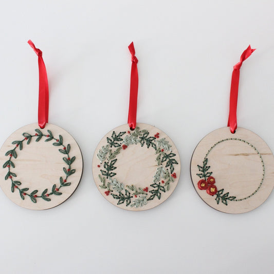 Holiday Wreath Ornament Stitch Disks